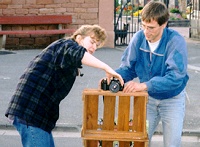 98-2a.jpg (18185 Byte)